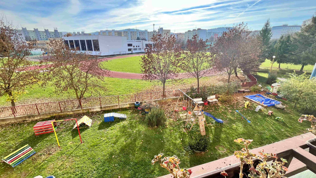 REZERVOVANÉ.  4-izbový byt na Západe: Výhľad a priestor