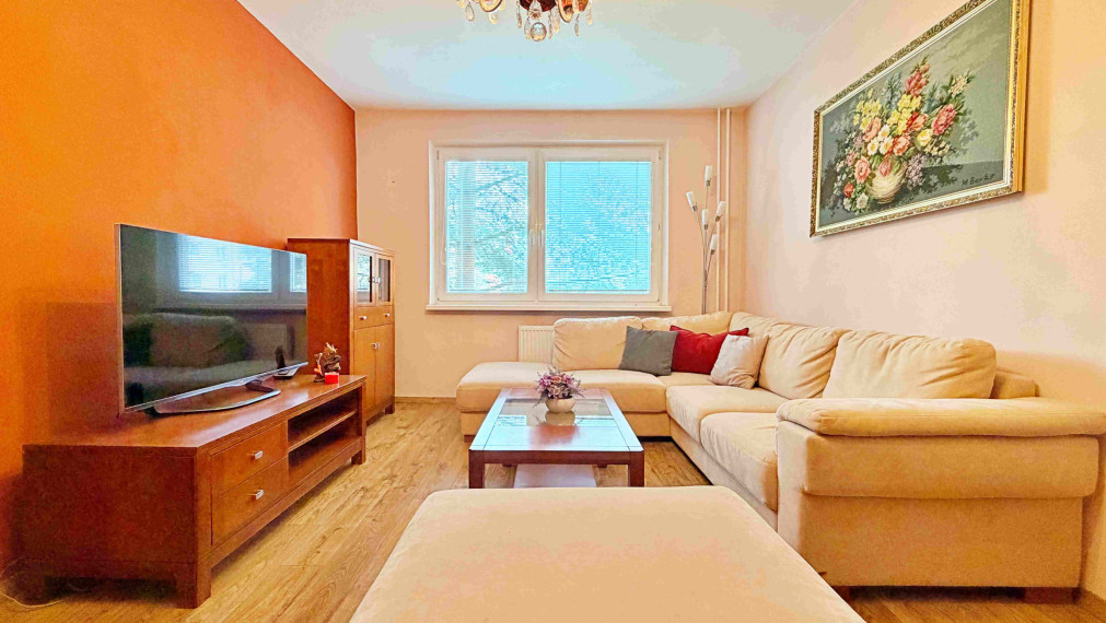 REZERVOVANÉ. 4-izbový byt s balkónom 97m2, prerobený – Sliač