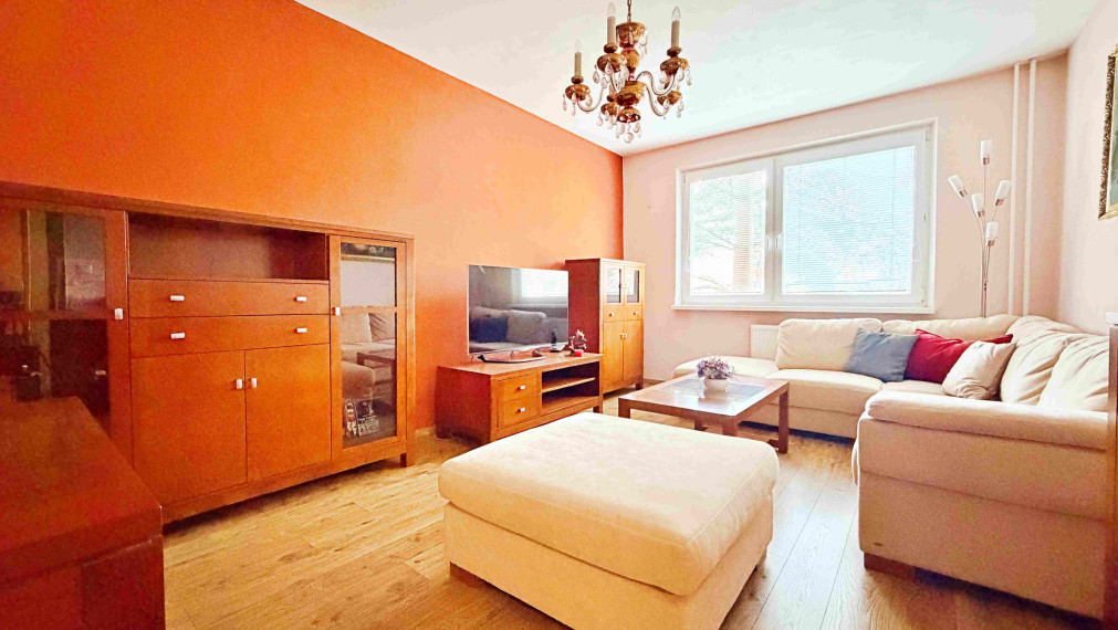 REZERVOVANÉ. 4-izbový byt s balkónom 97m2, prerobený – Sliač