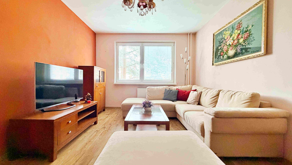 REZERVOVANÉ. 4-izbový byt s balkónom 97m2, prerobený – Sliač