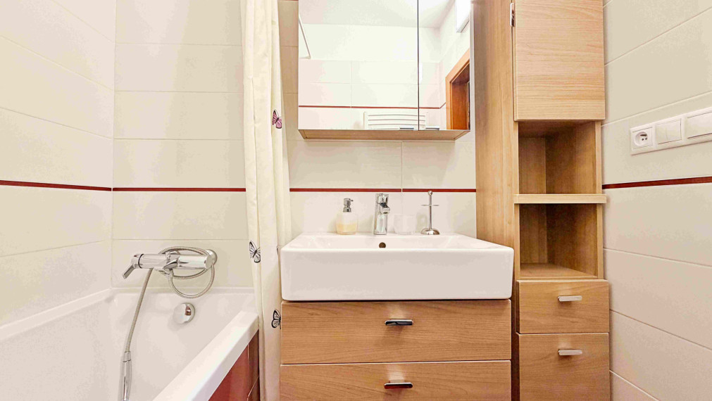 REZERVOVANÉ. 4-izbový byt s balkónom 97m2, prerobený – Sliač