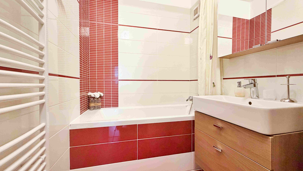 REZERVOVANÉ. 4-izbový byt s balkónom 97m2, prerobený – Sliač