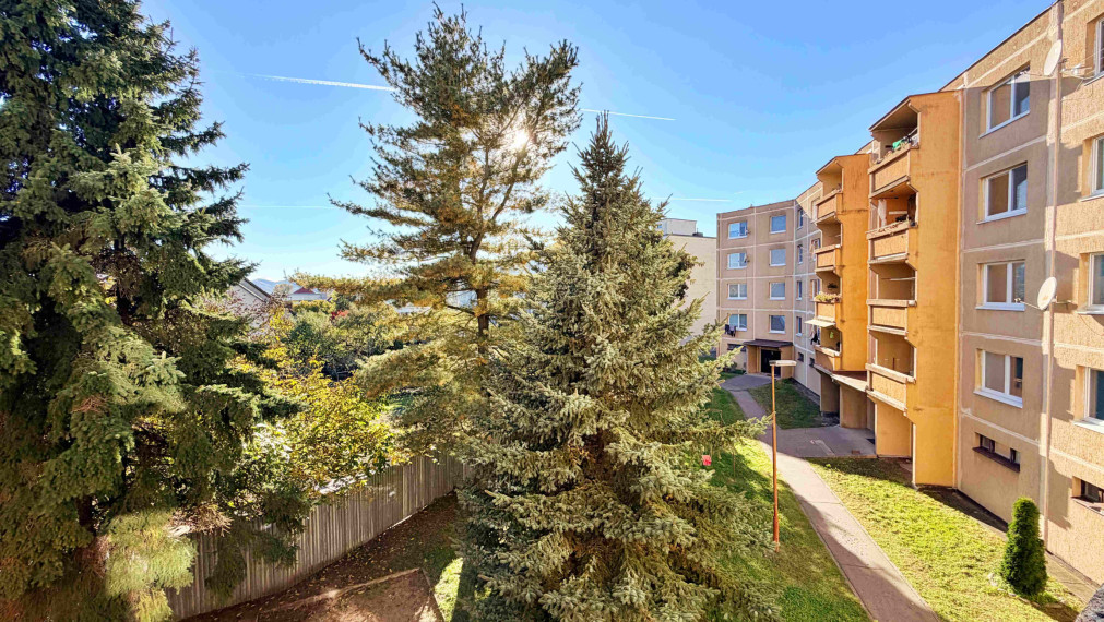 REZERVOVANÉ. 4-izbový byt s balkónom 97m2, prerobený – Sliač