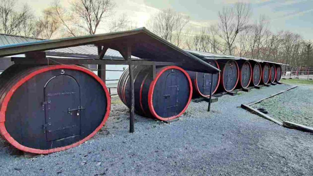 Štýlový podnik  GERONIMO – reštaurácia a kemp pri Hrone