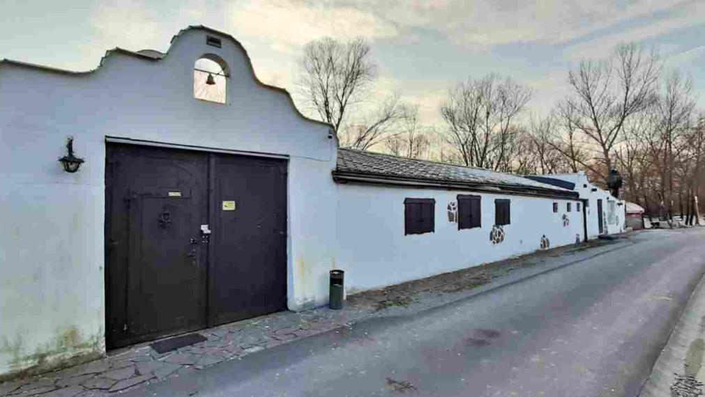 Štýlový podnik  GERONIMO – reštaurácia a kemp pri Hrone