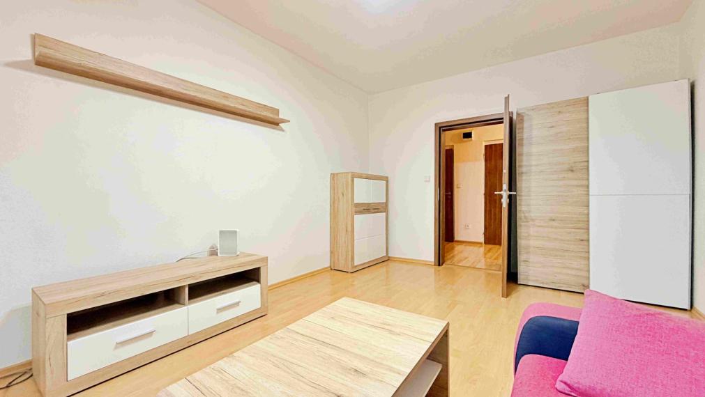 REZERVOVANÉ. 1-izbový byt 39m v centre Zvolena