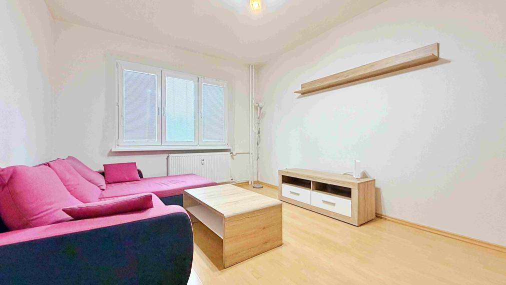 REZERVOVANÉ. 1-izbový byt 39m v centre Zvolena