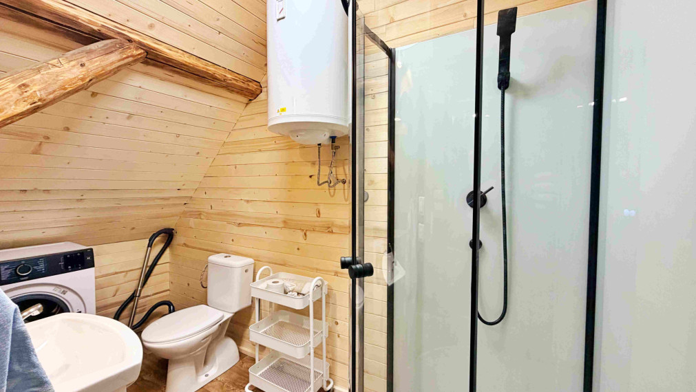 Úplne nová garzónka s parkovaním a klímou – Tužina