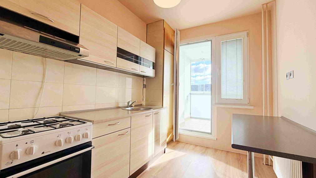 Veľká loggia 8 m² a svetlý 2-izbový byt Sliač. Nízke náklady