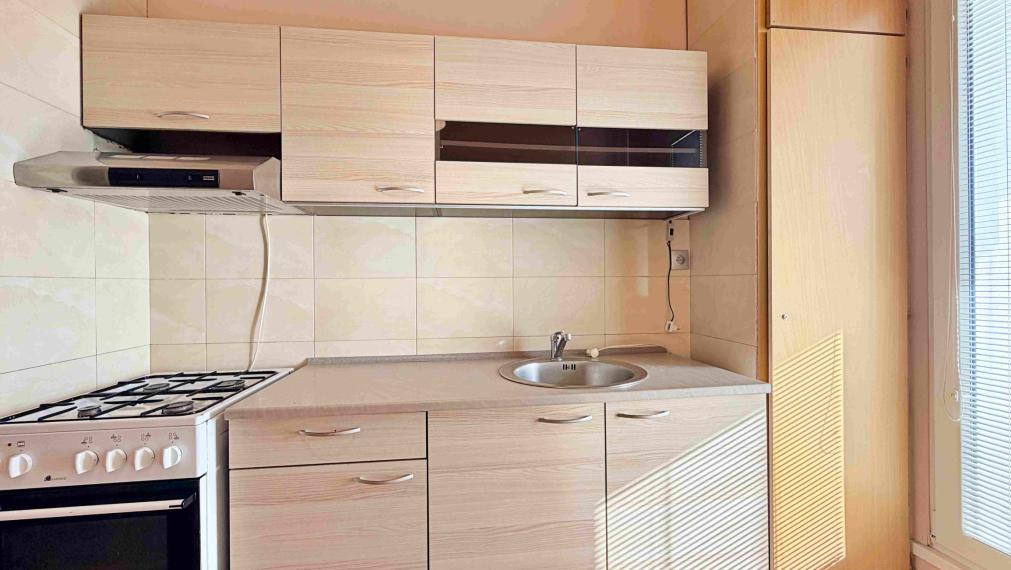 Veľká loggia 8 m² a svetlý 2-izbový byt Sliač. Nízke náklady