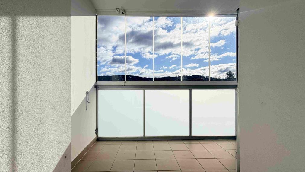 Veľká loggia 8 m² a svetlý 2-izbový byt Sliač. Nízke náklady