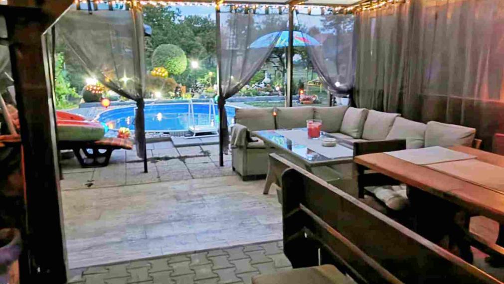 Rodinný dom s bazénom a záhradou na pozemku 1300 m² – Sliač