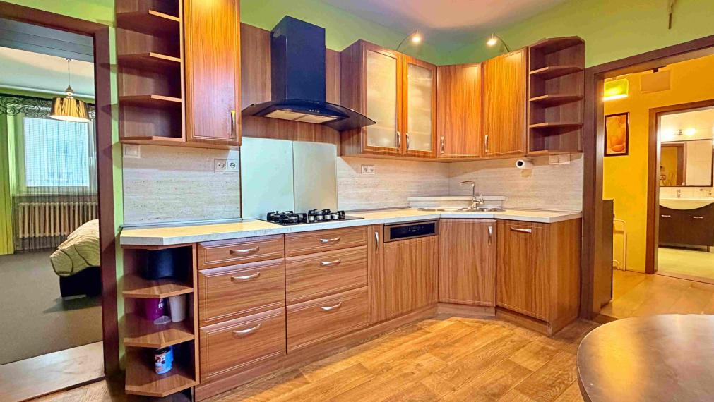 Rodinný dom s bazénom a záhradou na pozemku 1300 m² – Sliač