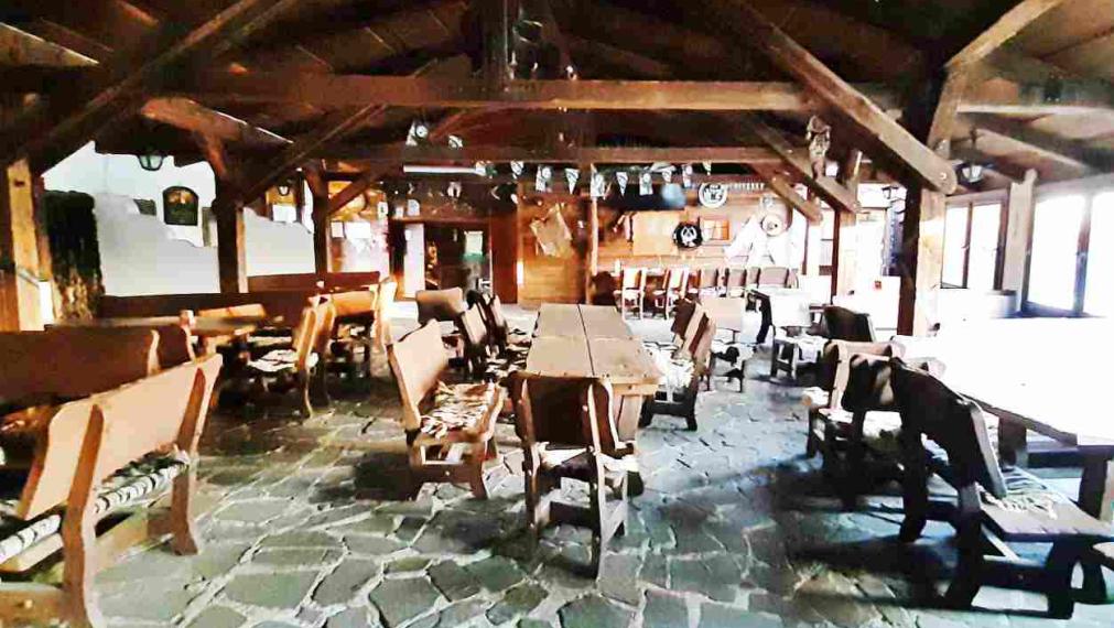 Zabehnutá Gastro prevádzka + budova pod hodnotou (196 000 €)