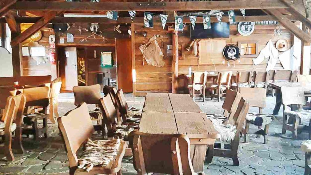 Zabehnutá Gastro prevádzka + budova pod hodnotou (196 000 €)