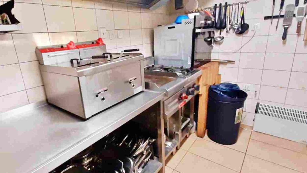 Zabehnutá Gastro prevádzka + budova pod hodnotou (196 000 €)
