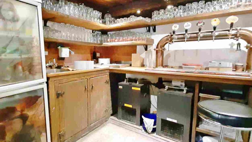 Zabehnutá Gastro prevádzka + budova pod hodnotou (196 000 €)