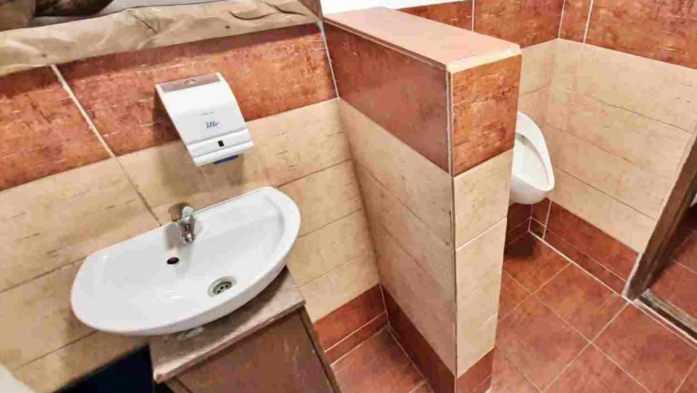 Zabehnutá Gastro prevádzka + budova pod hodnotou (196 000 €)