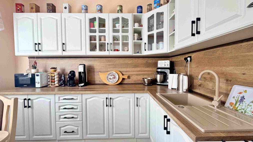 Veľký 3,5i byt 89 m², Balkón, parking, pokoj,Zvolen Sekier