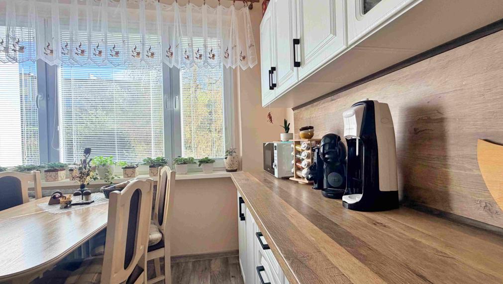 Veľký 3,5i byt 89 m², Balkón, parking, pokoj,Zvolen Sekier