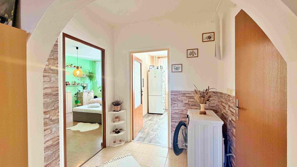 Veľký 3,5i byt 89 m², Balkón, parking, pokoj,Zvolen Sekier