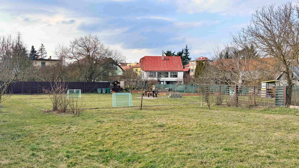 Pozemok 1000 m² Sliač | Ticho, súkromie, skvelá cena