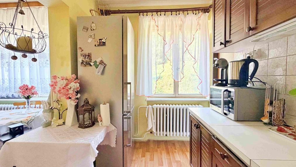 Tehlový 4-izbový byt Podkonice | byt, balkón, garáž, dielňa