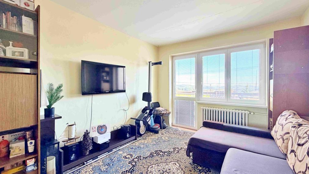 Tehlový 4-izbový byt Podkonice | byt, balkón, garáž, dielňa