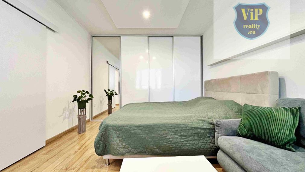 Prenájom 1-izbový byt 38m2, Zvolen Západ | klíma, internet