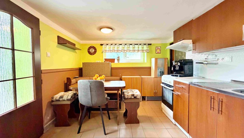 Rodinný dom s bazénom a záhradou na pozemku 1300 m² – Sliač