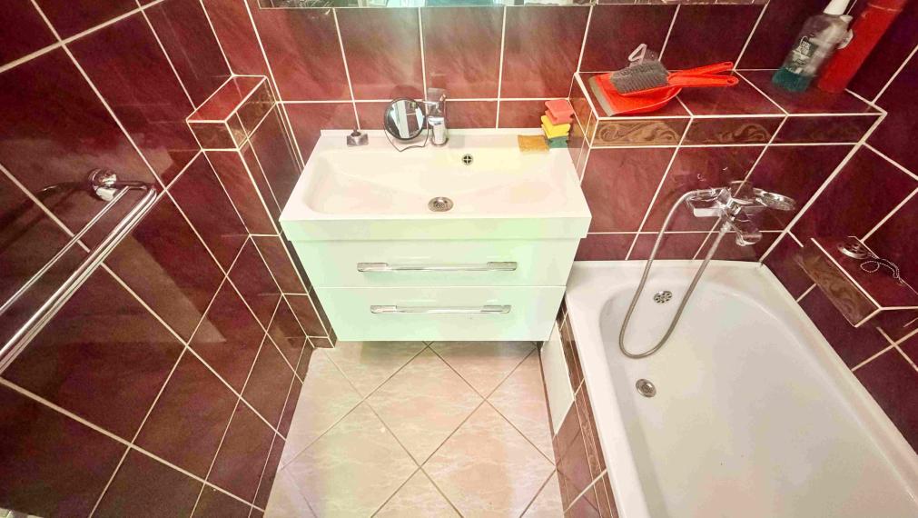 3+1 tehlový byt 82m2 s balkónom pri BB