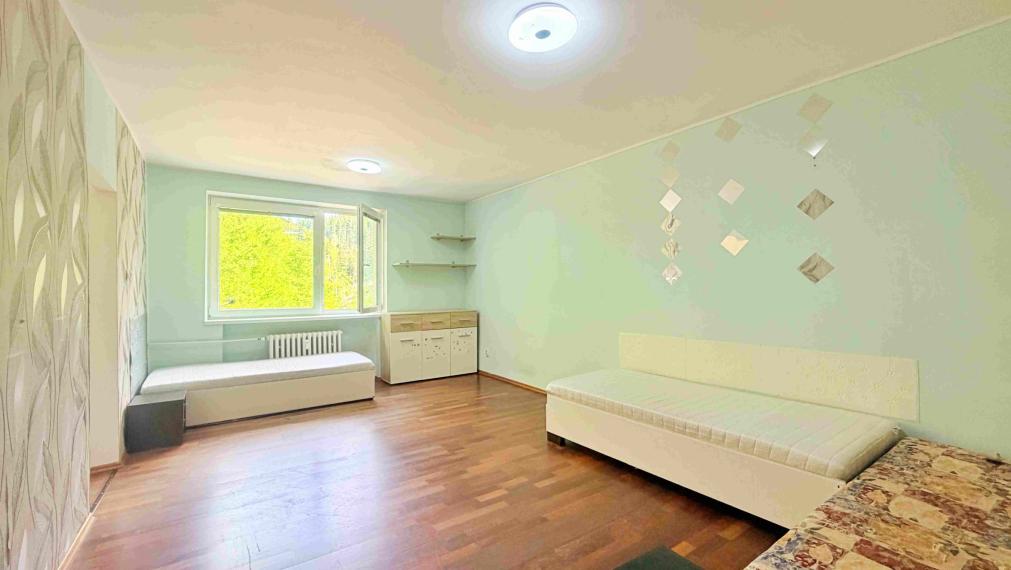 3+1 tehlový byt 82m2 s balkónom pri BB