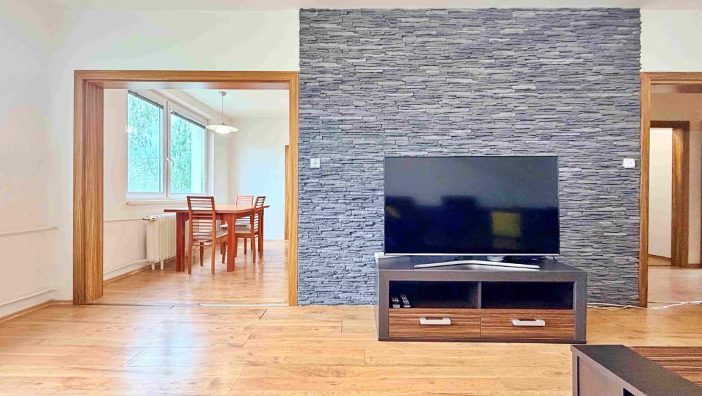 3-izbový byt Zvolen | 81 m², balkón, dve komory, zariadený