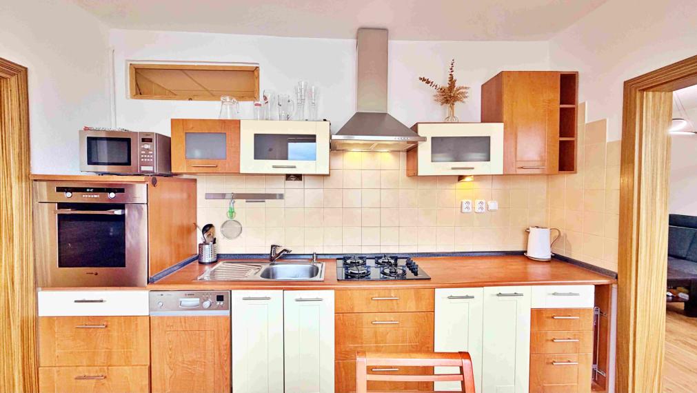 3-izbový byt Zvolen | 81 m², balkón, dve komory, zariadený