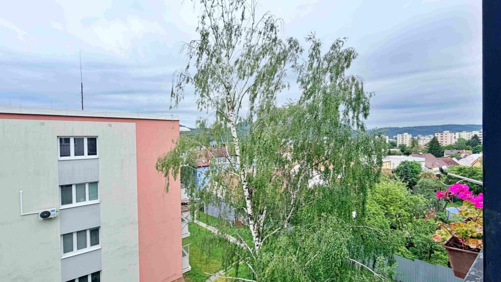 3-izbový byt Zvolen | 81 m², balkón, dve komory, zariadený