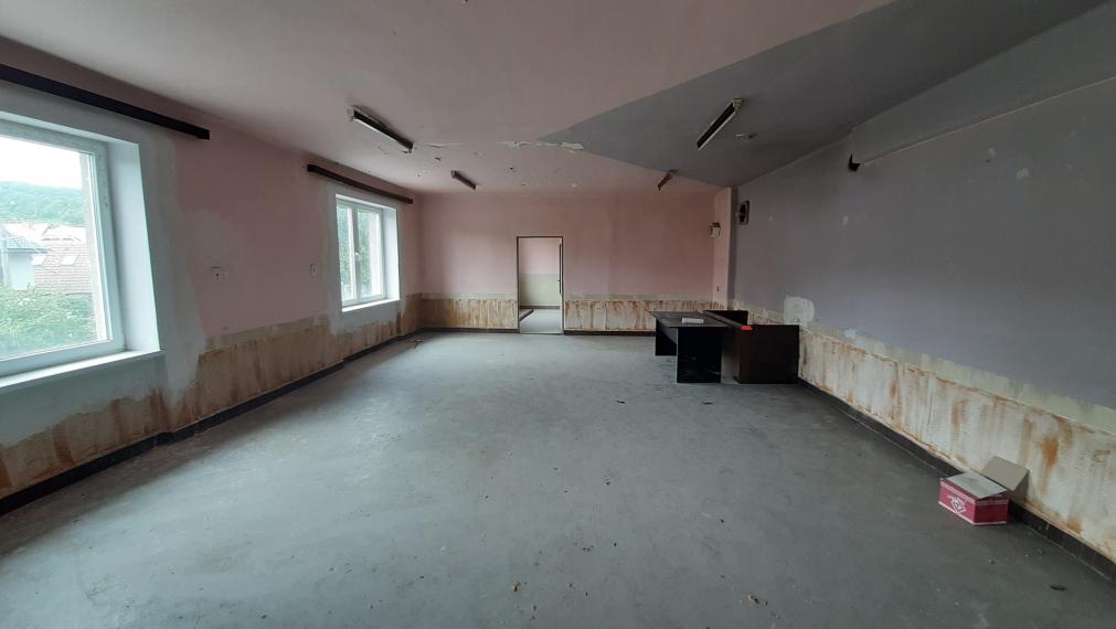 Polyfunkčná budova Horná Mičiná, 1800m2, bývanie aj biznis