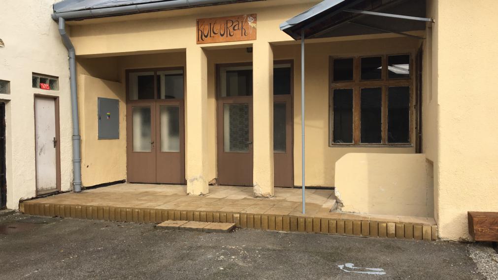 Polyfunkčná budova Horná Mičiná, 1800m2, bývanie aj biznis