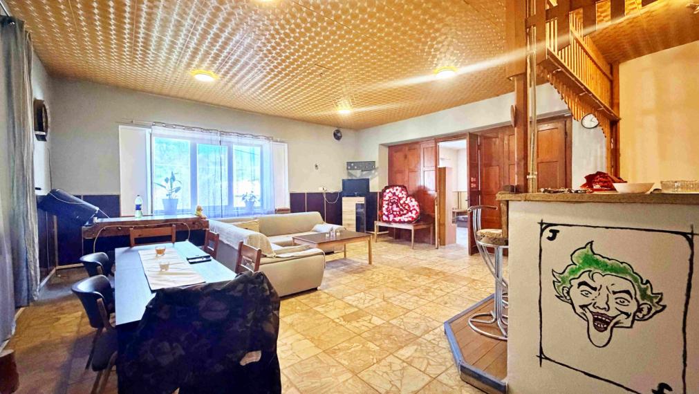 Dom Tuhár, 1010 m² pozemok, rekonštrukcia, terasa, pokoj