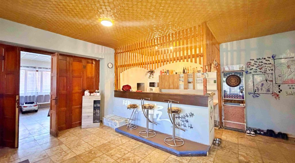 Dom Tuhár, 1010 m² pozemok, rekonštrukcia, terasa, pokoj