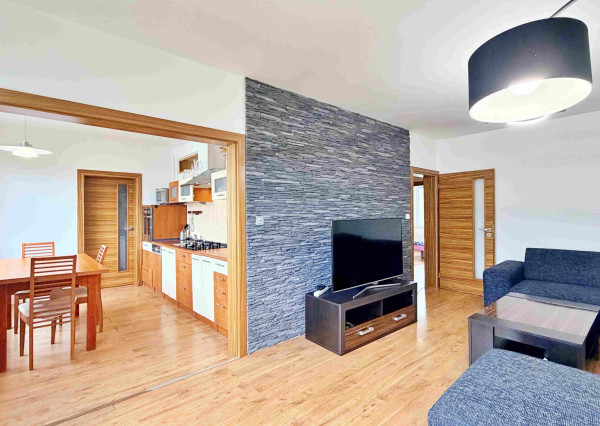 3-izbový byt Zvolen | 81 m², balkón, dve komory, zariadený